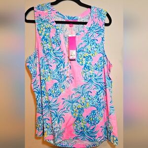 Essie XXL top- Lilly Pulitzer